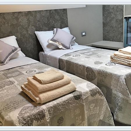 Lanterna Room&Breakfast Carpi Exterior foto